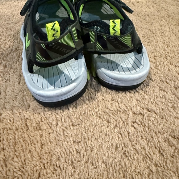 Kids Black and Green Sandals - Picture 5 of 7